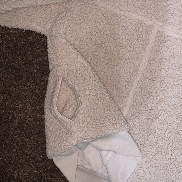 Wool like pull over Jacket - Picture 5 of 5